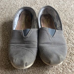 Grey Toms
